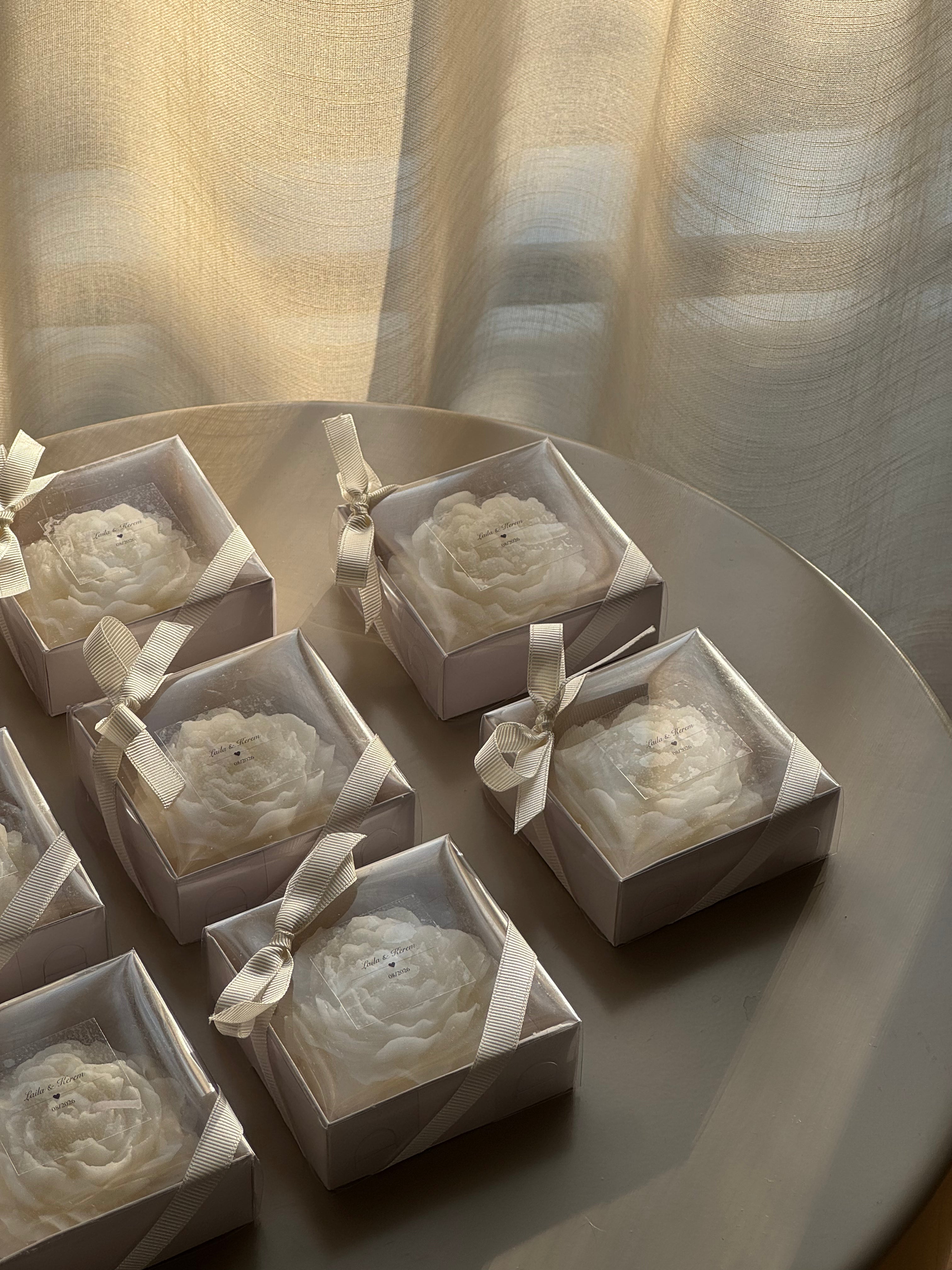 Gastgeschenke Pfingstrosen-Kerze in Geschenkbox
